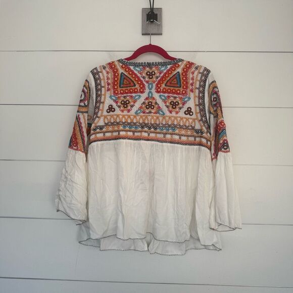 Feathers by Tolani Medium Embroidered White Tie Front Blouse New without Tags - Picture 4 of 5